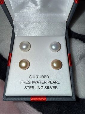 BNIB Genuine Cultured Freshwater Pearls Sterling Studs-White/Cream Earrings .925